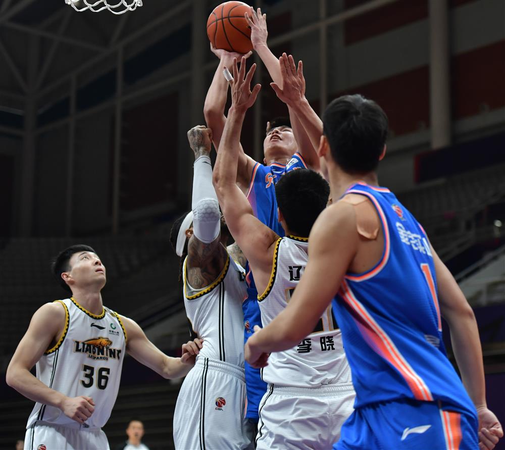 九游网页版入口-包含CBA季后赛赛前走向成谜，印第安纳步行者调整名单，质疑声仍在，球探报告显示潜力的词条