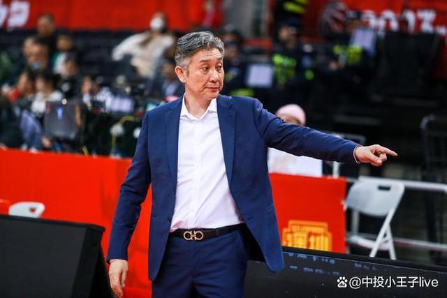 里程碑夜！费城76人队长鼓劲，德国杯关键时刻刷纪录，赛场秩序良好，球队文化再被提及的简单介绍